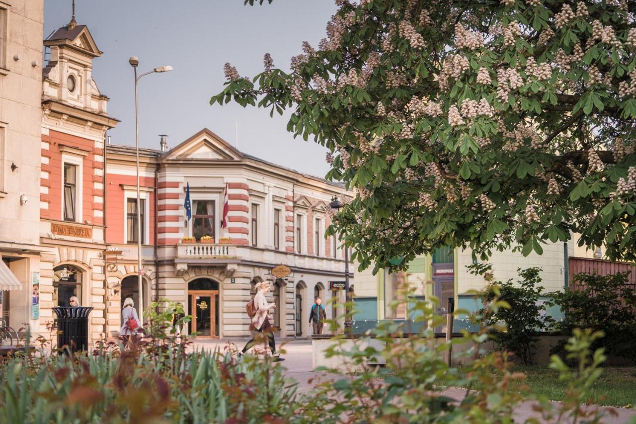 Art Hotel Roma Liepāja Esterno foto