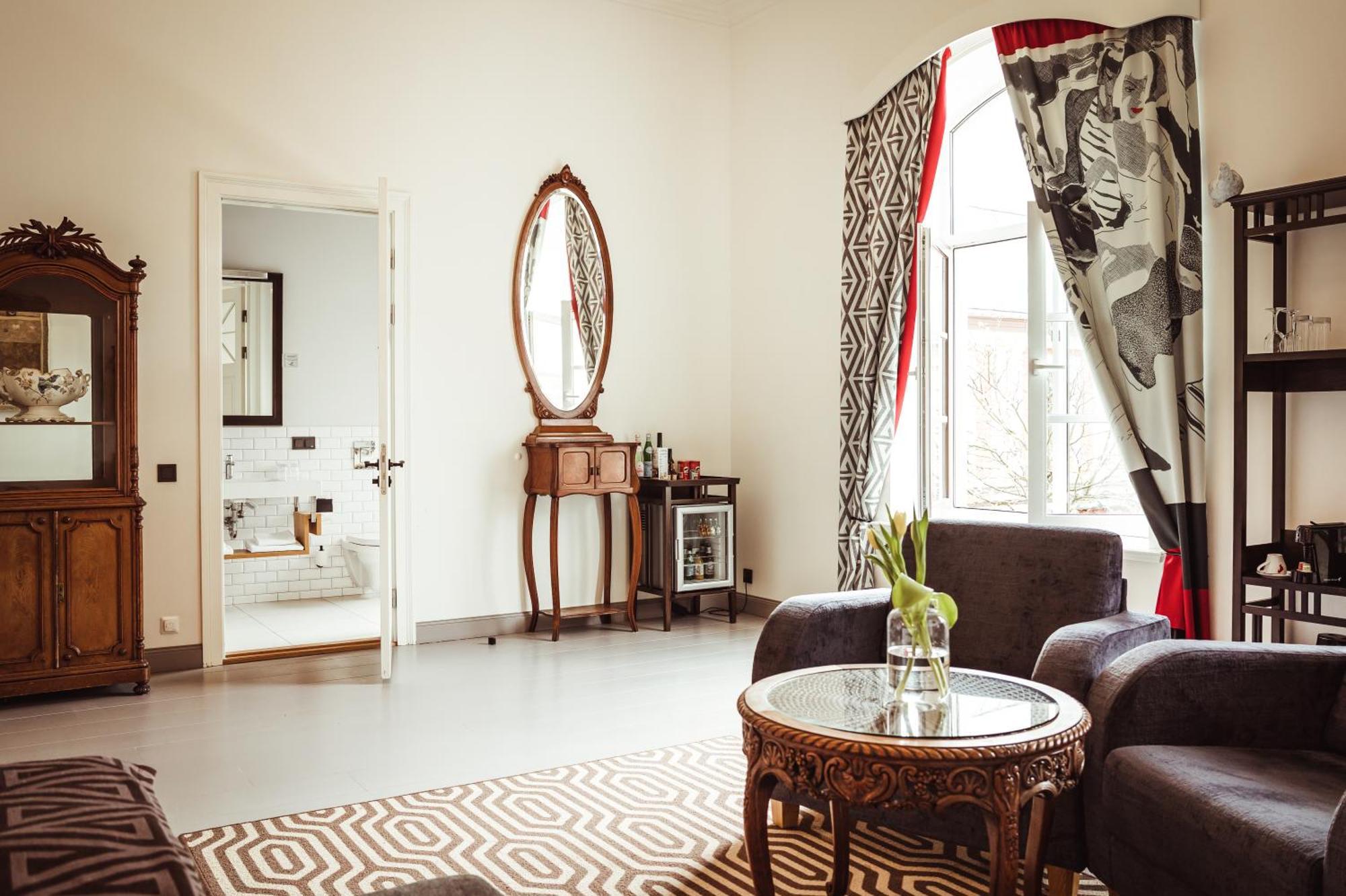 Art Hotel Roma Liepāja Esterno foto